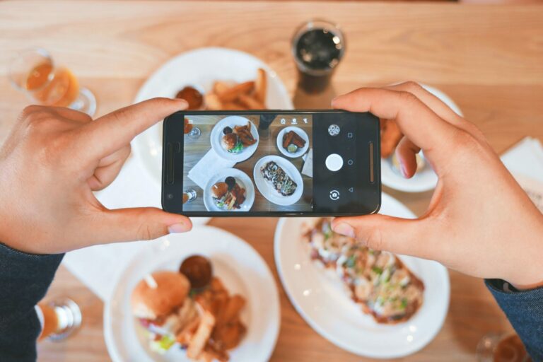 Social Media:  How to Navigate the Feelings it Brings Up
